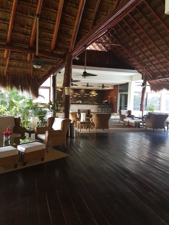 Lobby Akumal Bay Beach & Wellness Resort