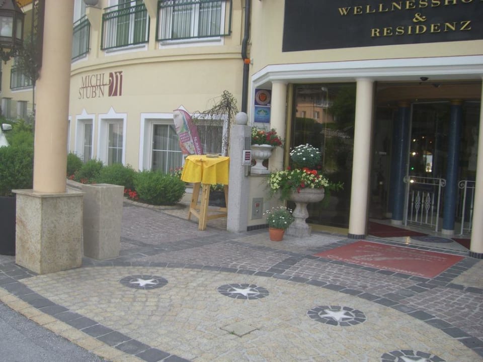 Eingang Wellnessresort Vier Jahreszeiten