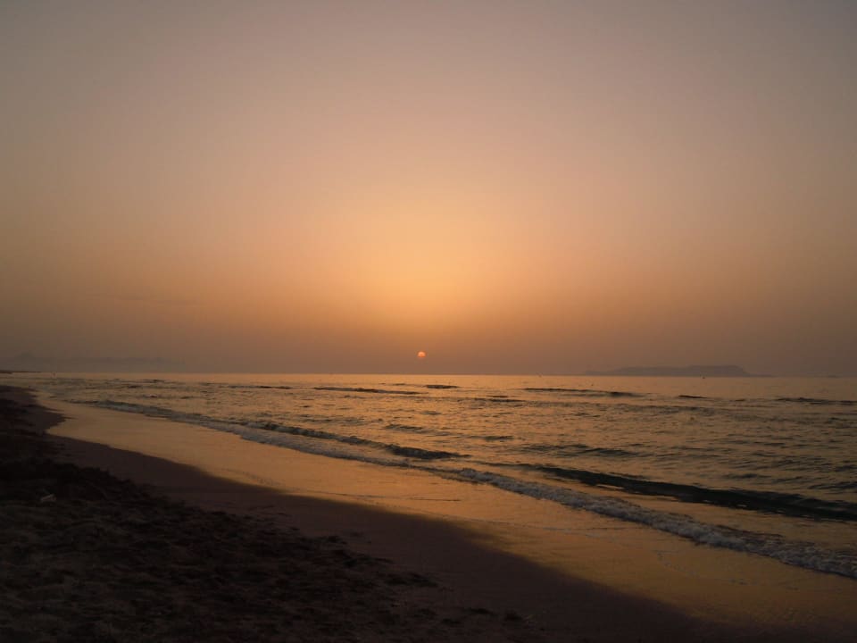 Sonnenuntergang Anissa Beach & Village