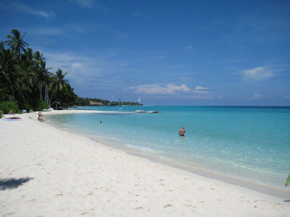 einsamer Strand Kuramathi Maldives