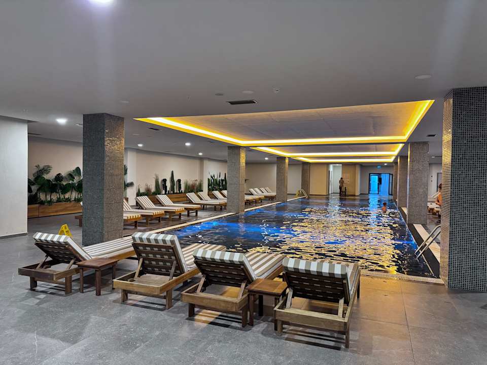 Pool Jacaranda Luxury Resort