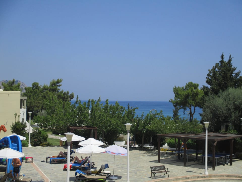 Blick von der Poolbar alltoura Club Hotel Porto Angeli Beach Resort