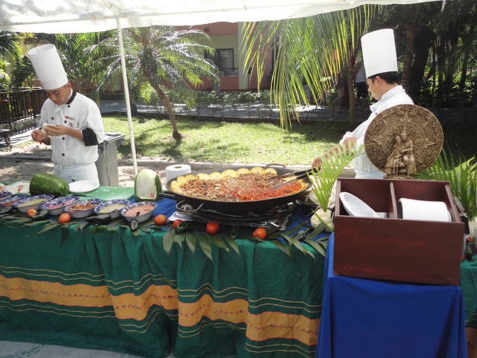 Außenbüffet Hotel Riu Tequila