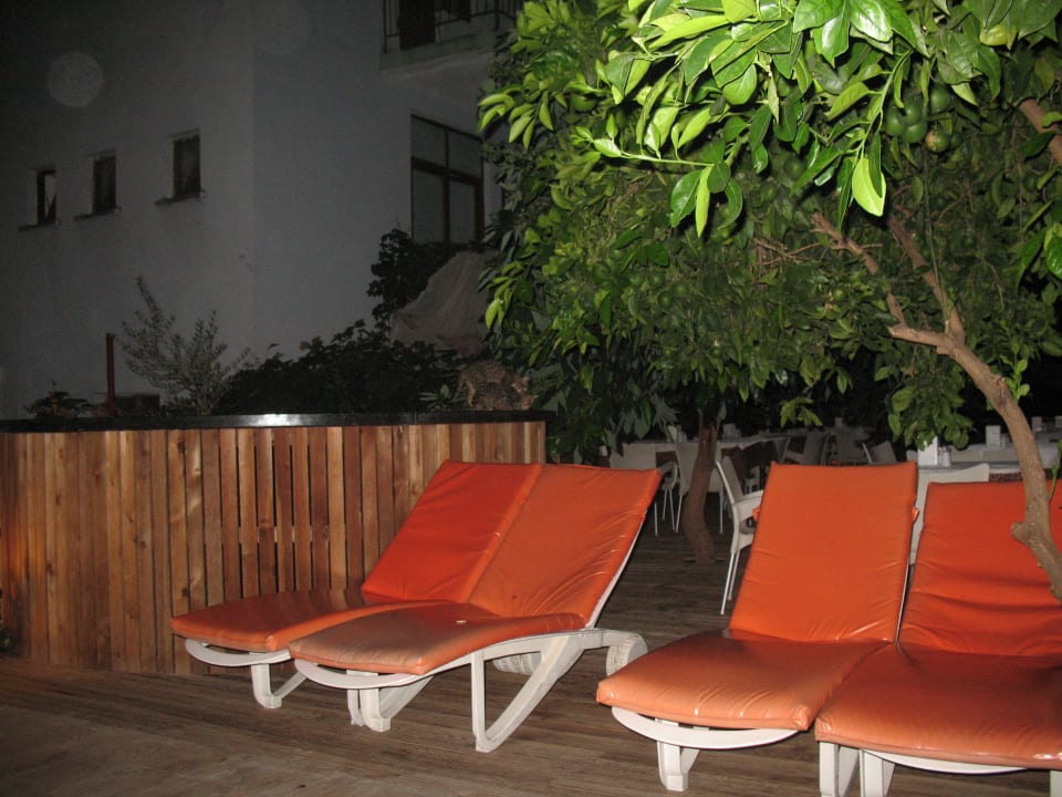 Leżaki basenowe Xperia Kandelor Hotel