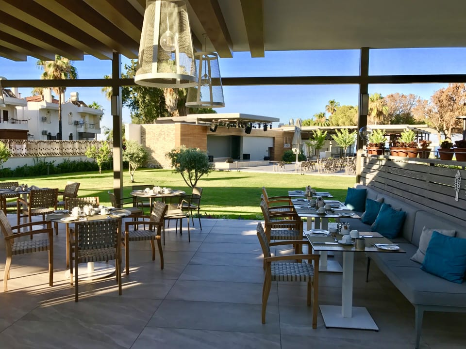 Restaurant Acanthus Cennet Barut Collection