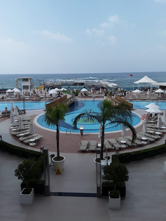 Außenansicht Azura Deluxe Resort & Spa Hotel