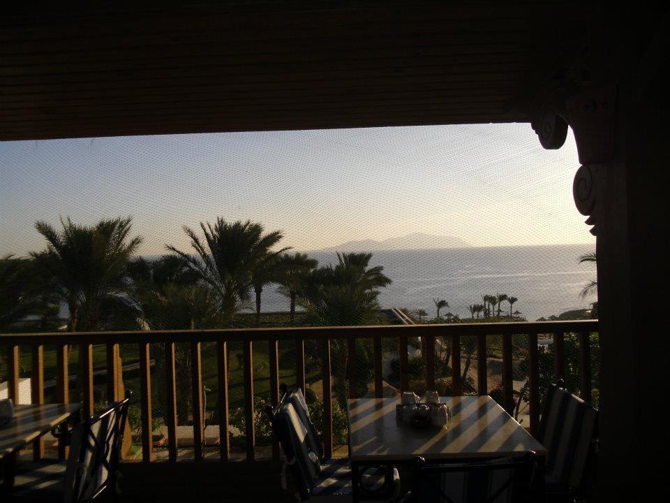 Morgens um sieben im View-Restaurant V Hotel Sharm El Sheikh