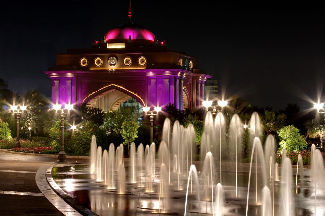Nachtaufnahme Emirates Palace Mandarin Oriental