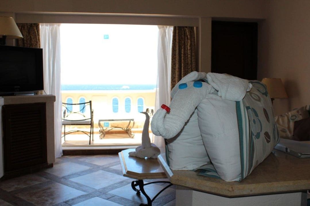 Творчество уборщика Pickalbatros Citadel Resort