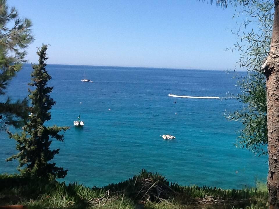 Blick von der Liegewiese neben Relaxpool Liberty Lykia