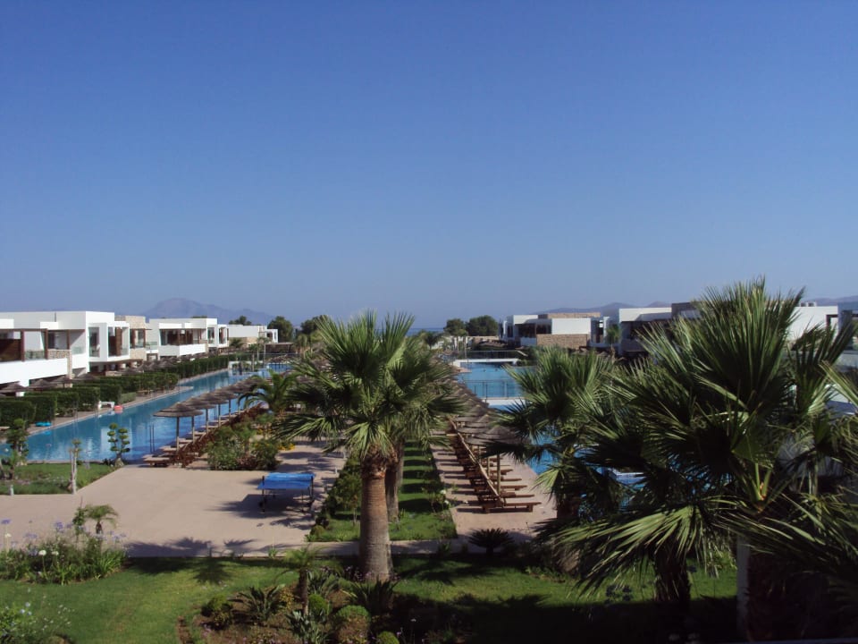 Blick zum Pool TUI BLUE Palazzo del Mare