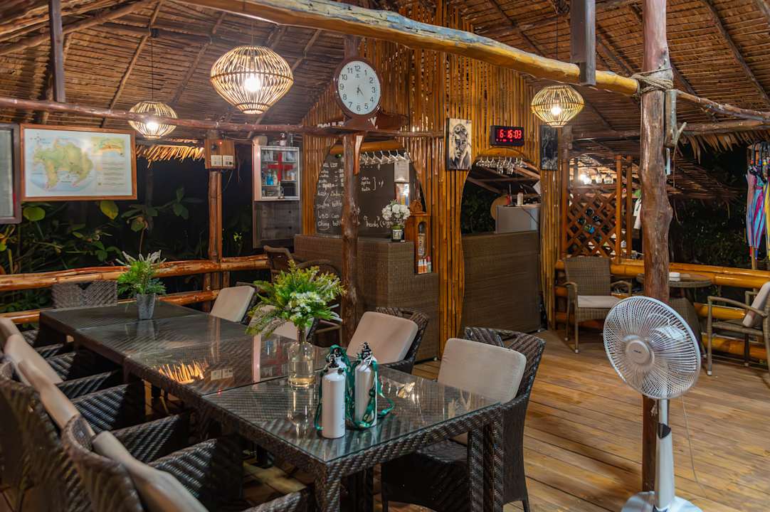 Lobby Boulder Bay Eco Resort - Nga Khin Nyo Gyee Island