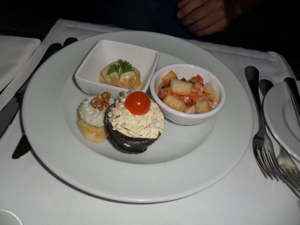 Abendessen - Vorspeisenteller Salobre Hotel Resort & Serenity