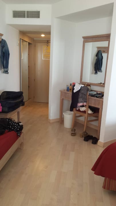 Eingang/Schrank/Schminktisch Iberostar Waves Playa de Muro