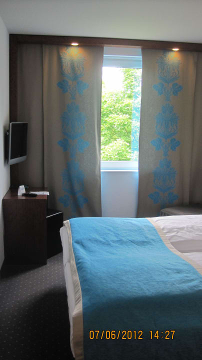 Blick zum Fenster B&B Hotel Schweinfurt-Süd