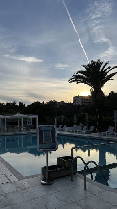 Pool TRYP by Wyndham Corfu Dassia