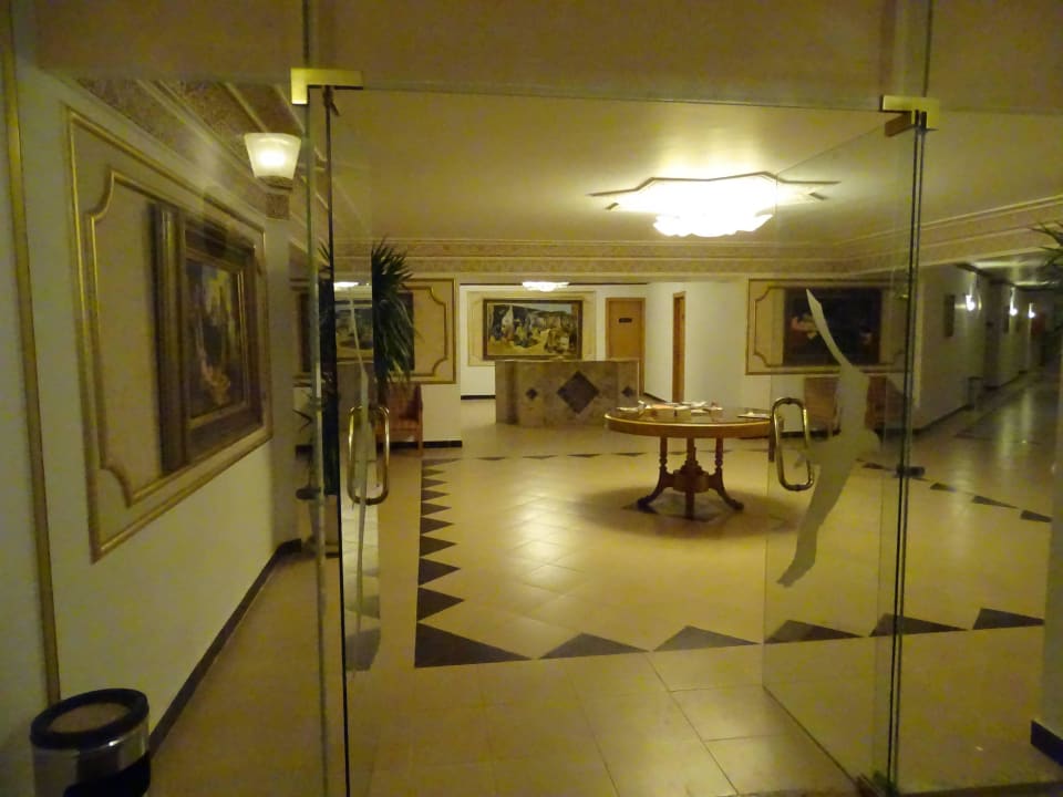 Eingang Nebenhaus Beach Albatros Resort