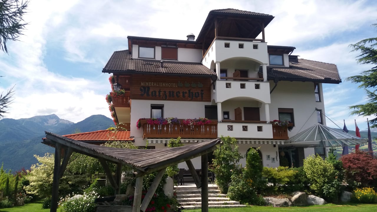 "Außenansicht" Mineralienhotel Natznerhof (Naz-Sciaves / Natz-Schabs