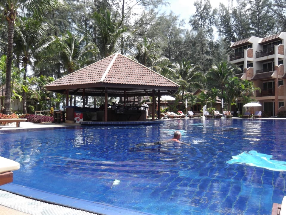 Poolbar vor der Gartenlandschaft  Best Western Premier Bangtao Beach Resort & Spa