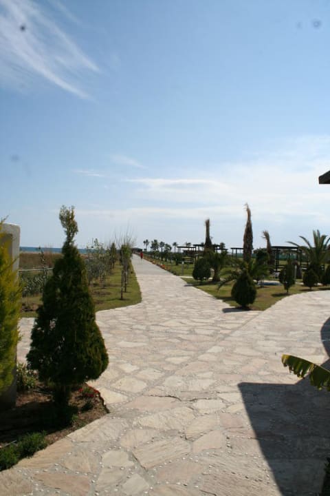 Gang zum Meer Melas Lara Hotel