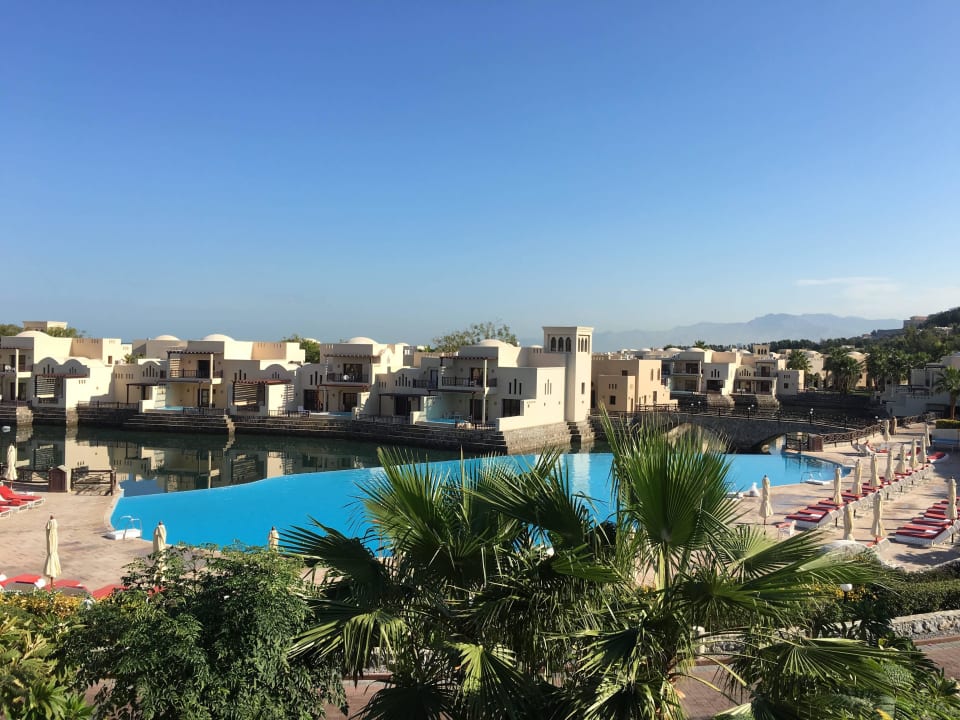 Laguna Pool The Cove Rotana Resort