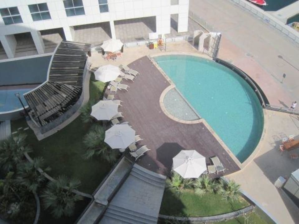 Pool bei Tag Signature Hotel Apartments & Spa Marina