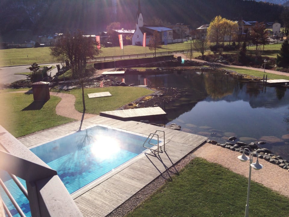 Poolanlage vom Ruheraum-Balkon Rieser Achensee Resort