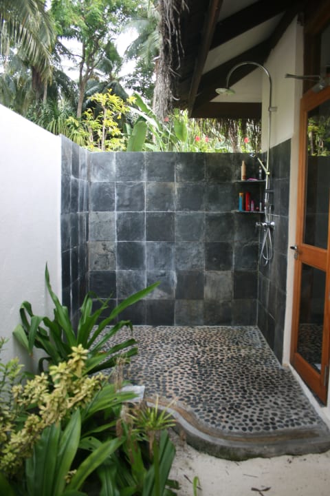 Aussendusche Beach Villa Deluxe Kuramathi Maldives