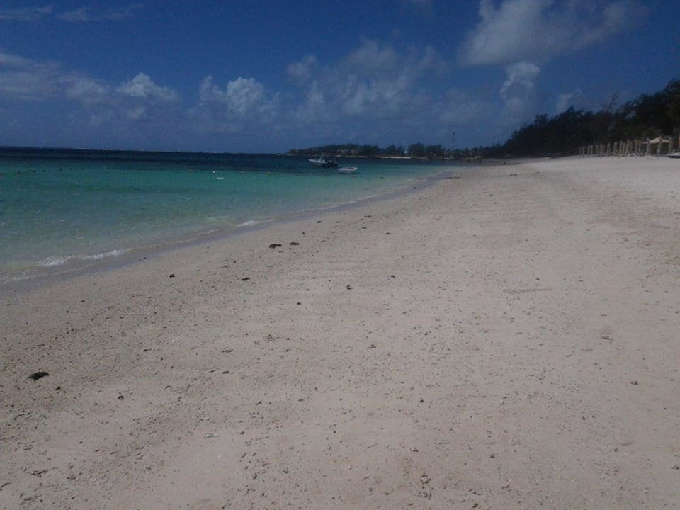 Strand Crystals Beach Resort Belle Mare, a member of Radisson Individuals