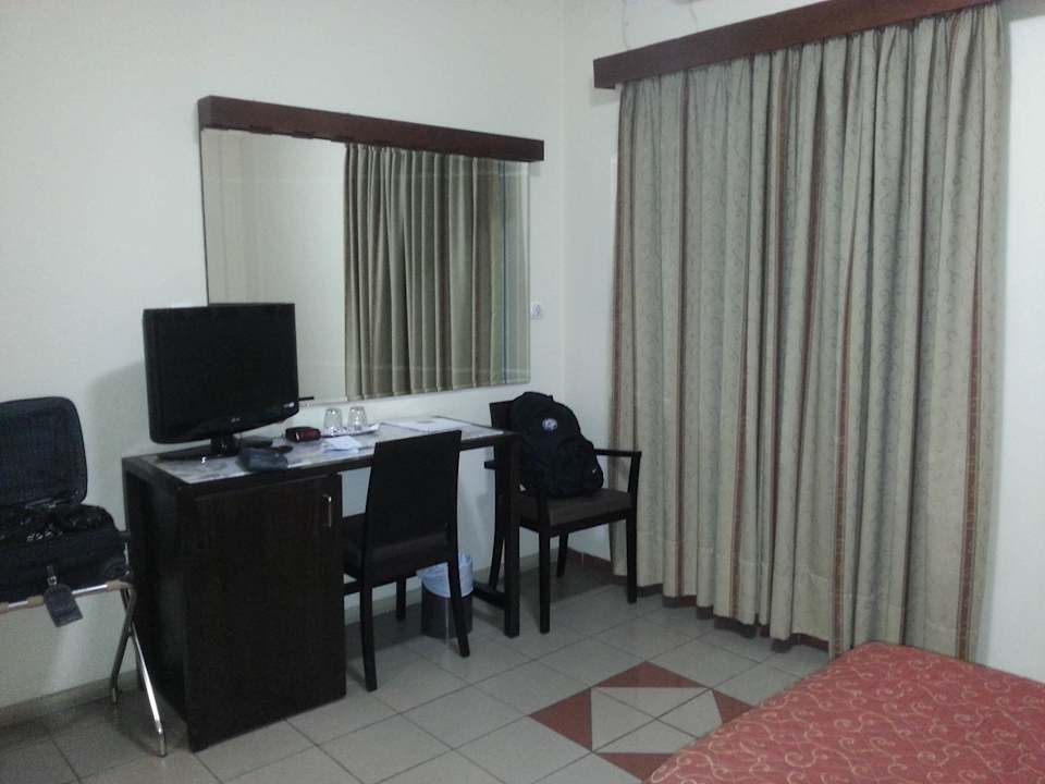 Zimmer 405 - Arbeitsbereich Best Western Hotel Pythagorion