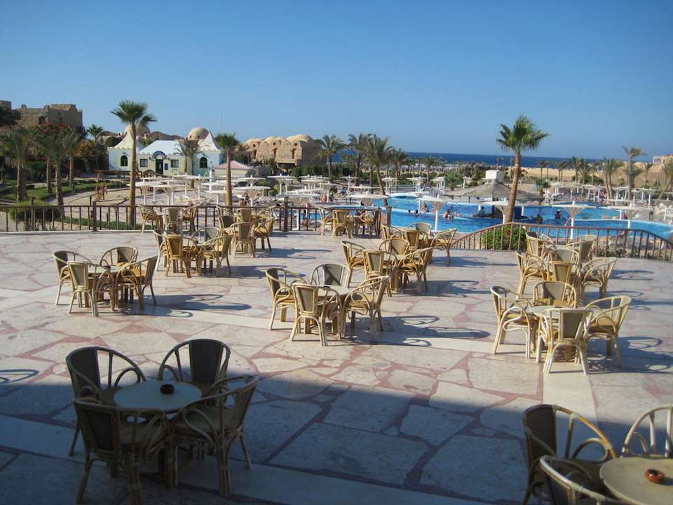 Vom Haupthaus aus gesehen Pensée Royal Garden Beach Resort