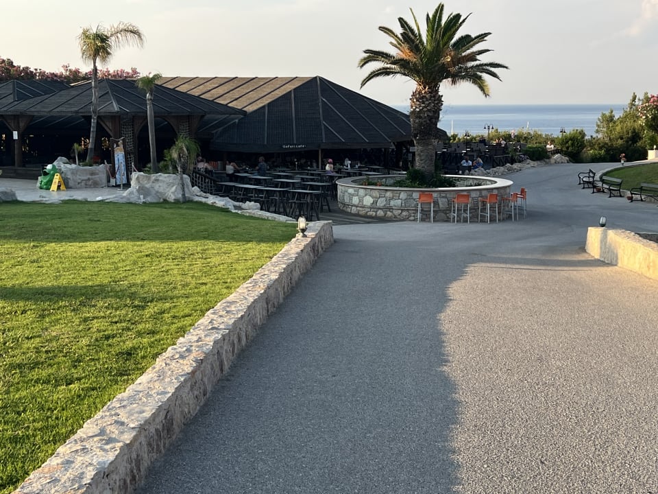 Gartenanlage Hotel Kalithea Horizon Royal