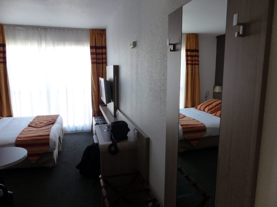 Fernseh / Garderobe Best Western Plus Hotel La Marina