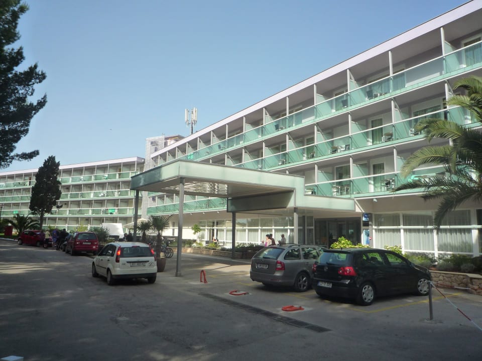 HOTELEINGANG Hotel Aurora