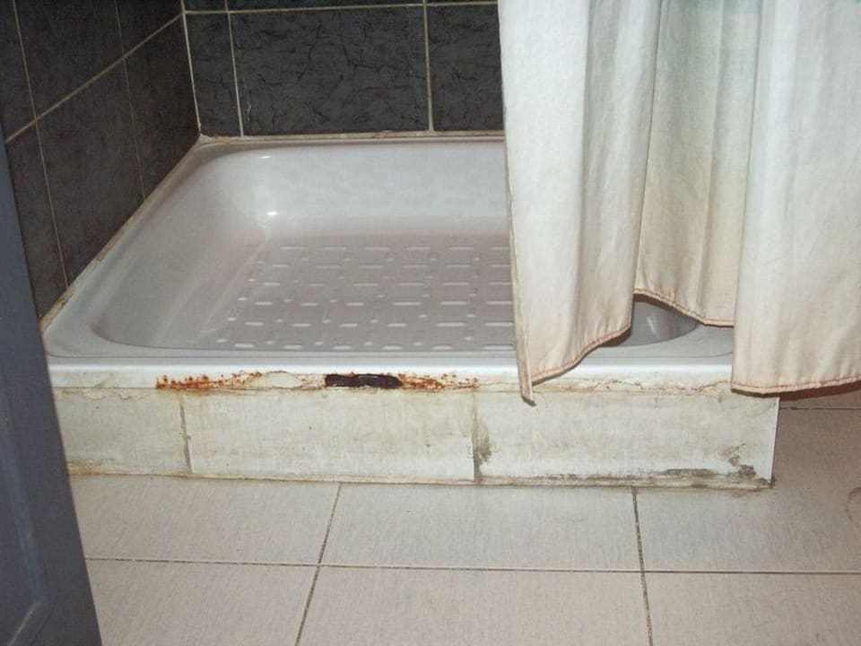 Bad Hotel Royal City