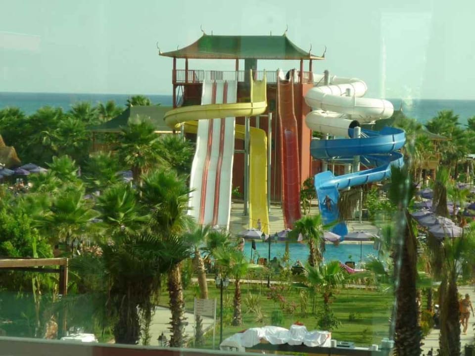 Wasserrutschen Blick vom Hotalaufzug Siam Elegance Hotels & Spa