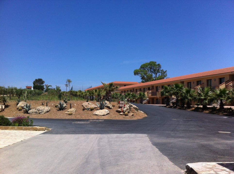 Vue vers les chambres Hotel & Resort L'Oasi di Selinunte