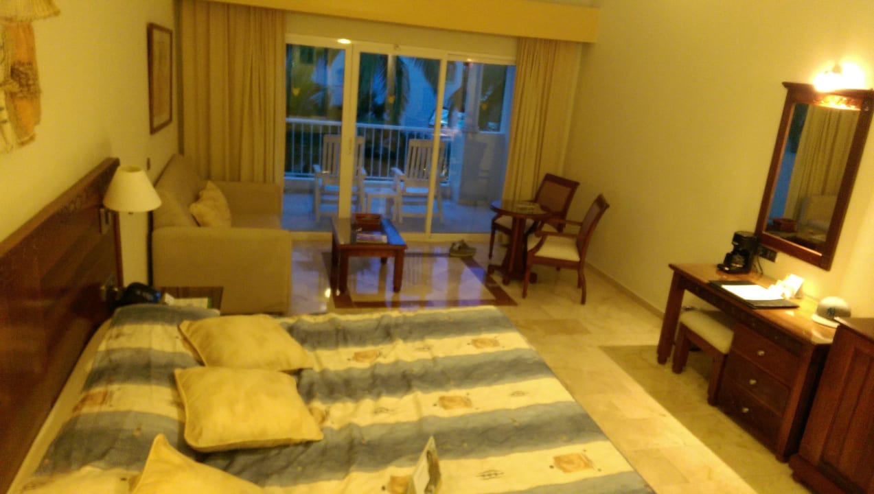 "Standard" Zimmer im Bereich Rolay Turquesa Grand Palladium Select Bávaro Resort & Spa