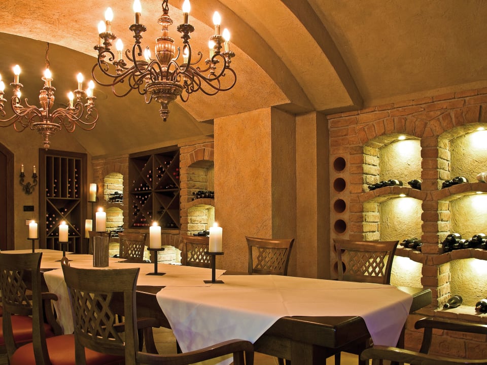 Weinkeller aja Fürstenhaus am Achensee