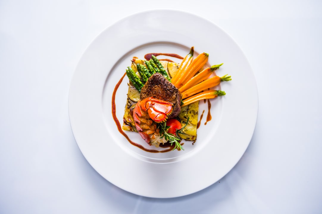 Restaurant HOTEL APART- Welcoming I Urban Feel I Design