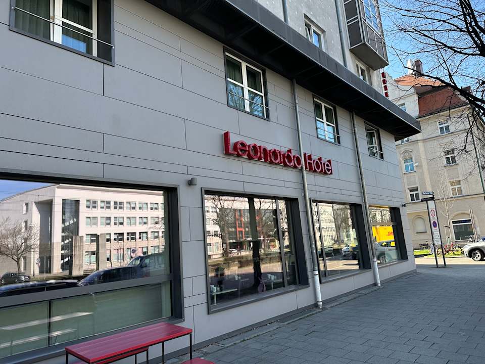 Außenansicht Leonardo Hotel Munich City Olympiapark