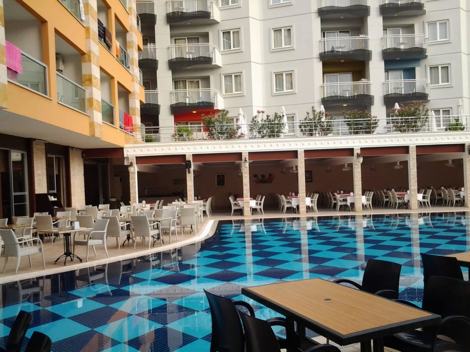 Großzügige Sitzverteilung Tac Premier Hotel & Spa