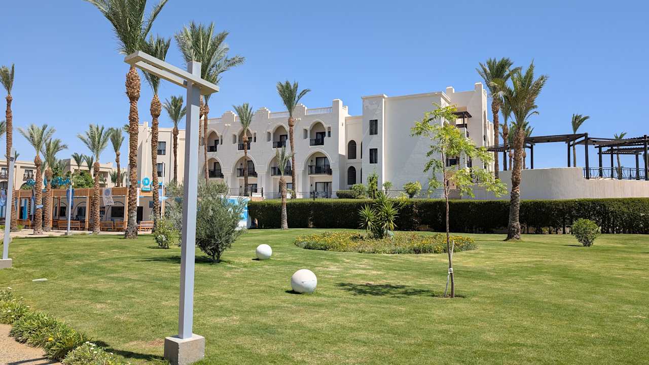 Außenansicht Pickalbatros Palace Hotel-Port Ghalib