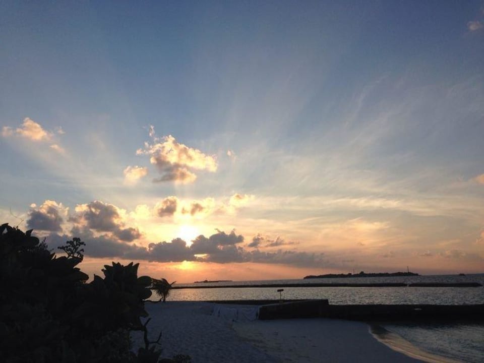 Abenddämmerung Adaaran Select Meedhupparu Island Resort - Premium All Inclusive