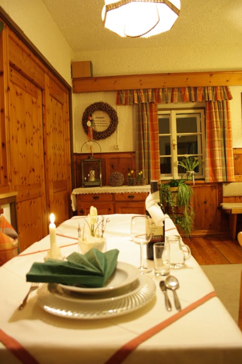 Beim Kachelofen verweilen Gasthaus Pension Schön