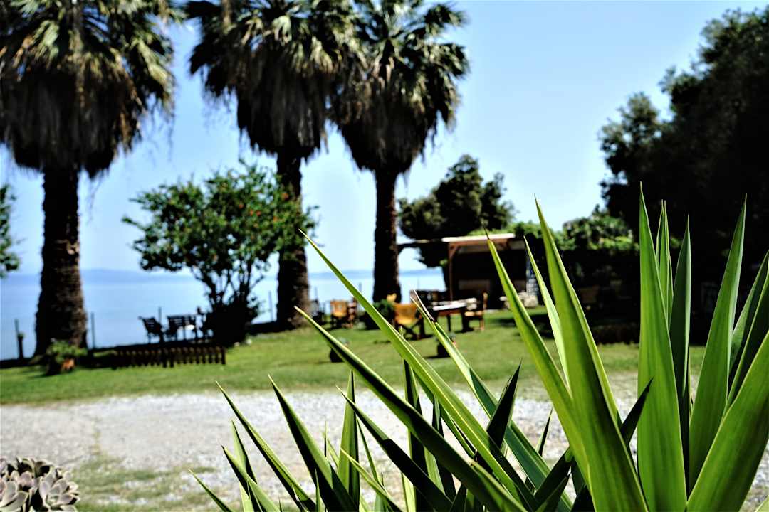 Gartenanlage Pension Karvounoskala