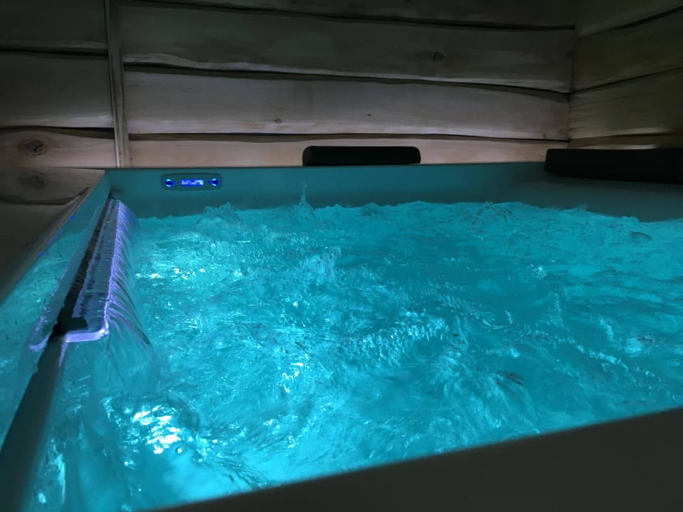 La nostra vasca idromassaggio Residence Cavanis Wellness & Spa