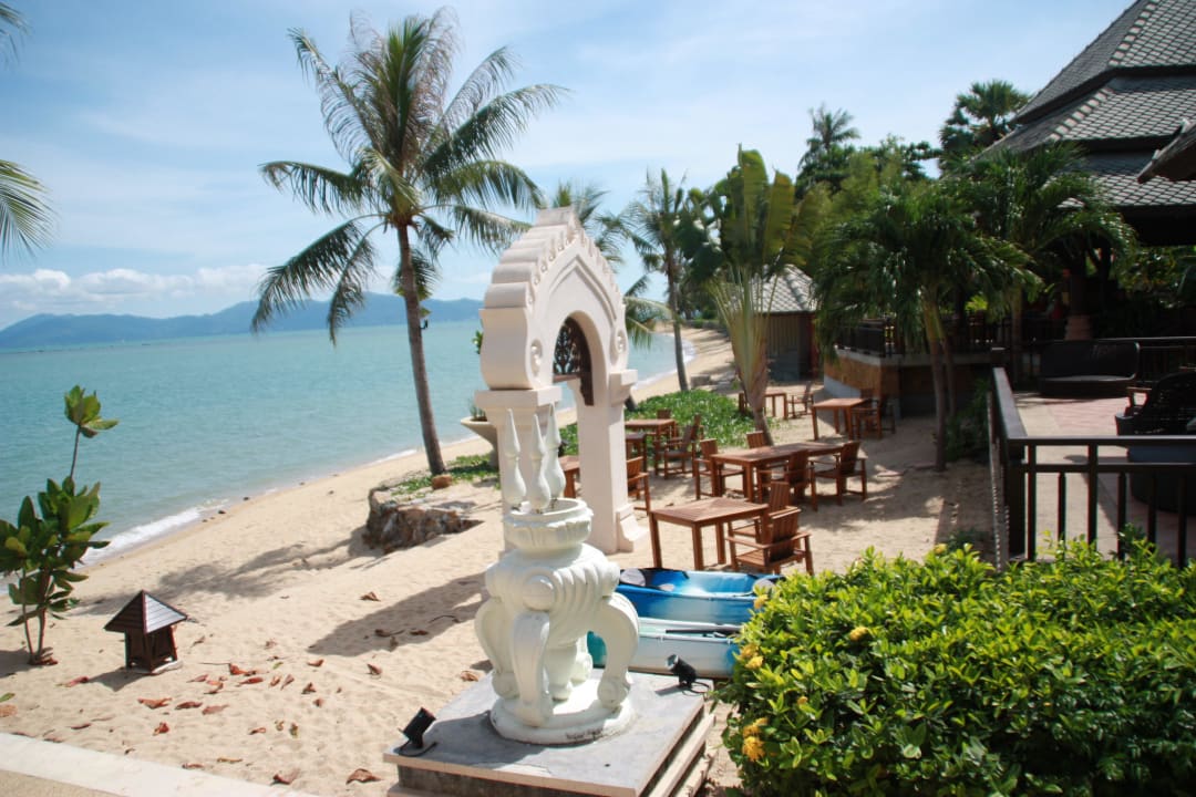 Strandeingang Fair House Villas & Spa