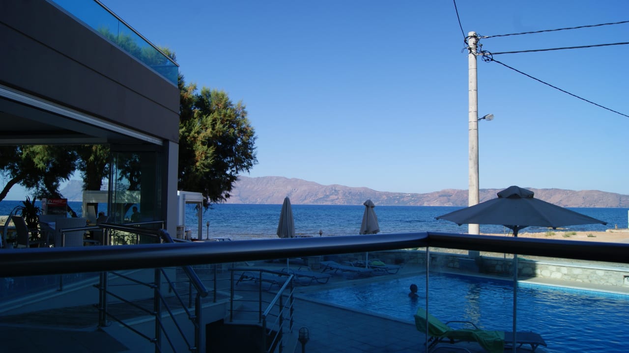Widok z balkonu Nautilus Bay Hotel