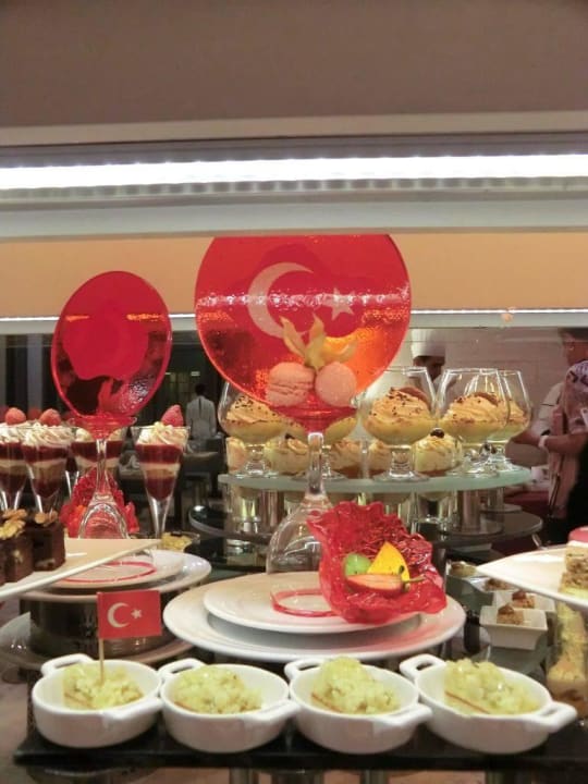 Teil Buffet türkischer Abend Acanthus Cennet Barut Collection